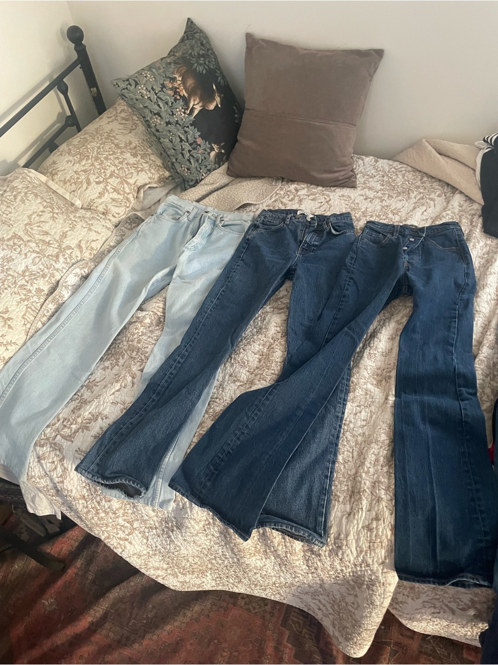 Levi's Medium Wash Blue High Rise Flare - Picture 3 of 3